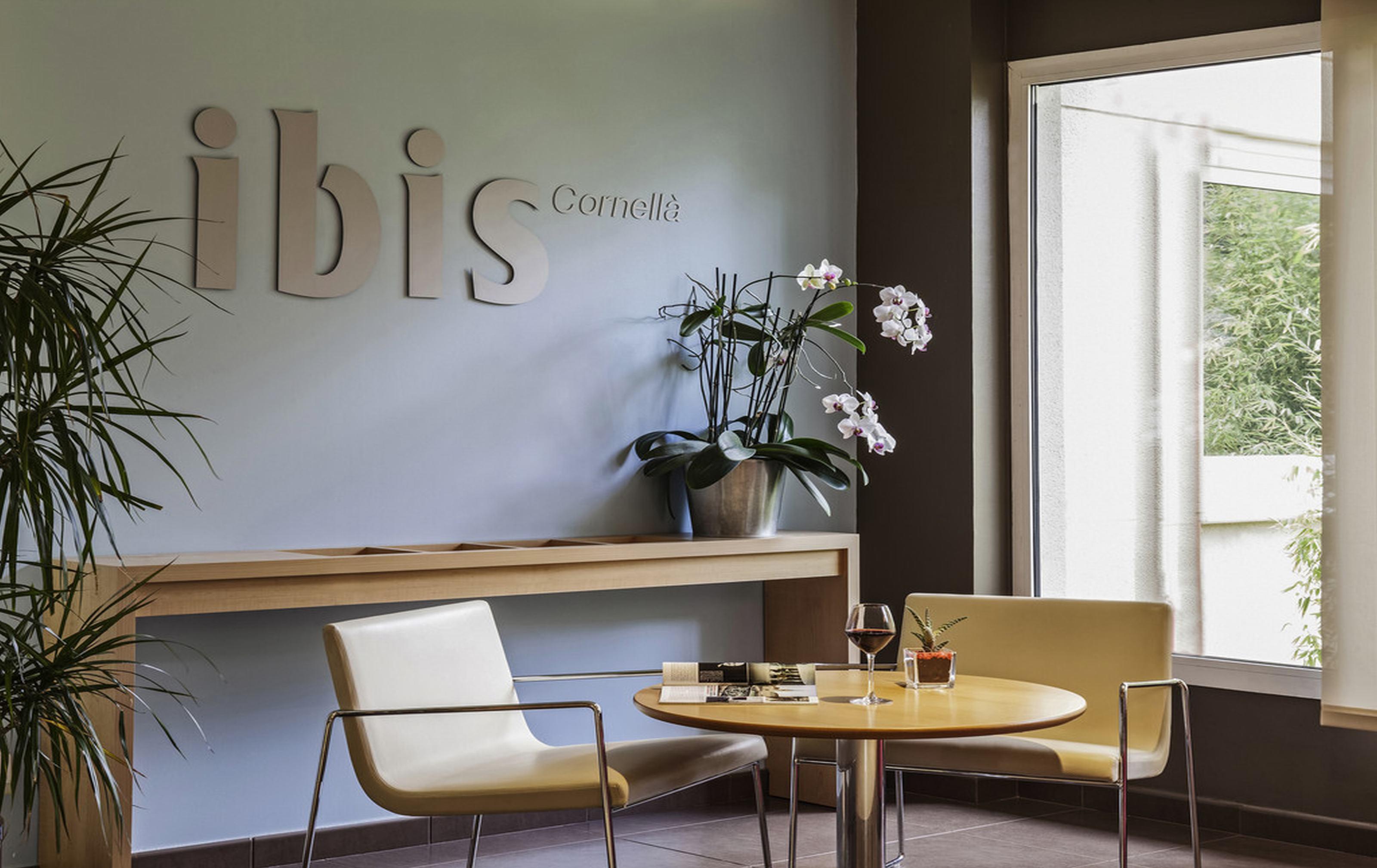 Ibis Cornella Hotel Cornella de Llobregat Luaran gambar